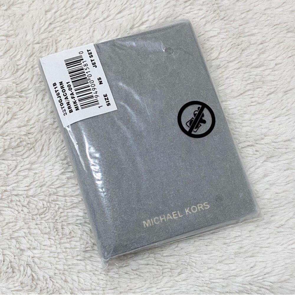 Michael Kors Monogram Brown Passport Cover - Picture 3 of 5